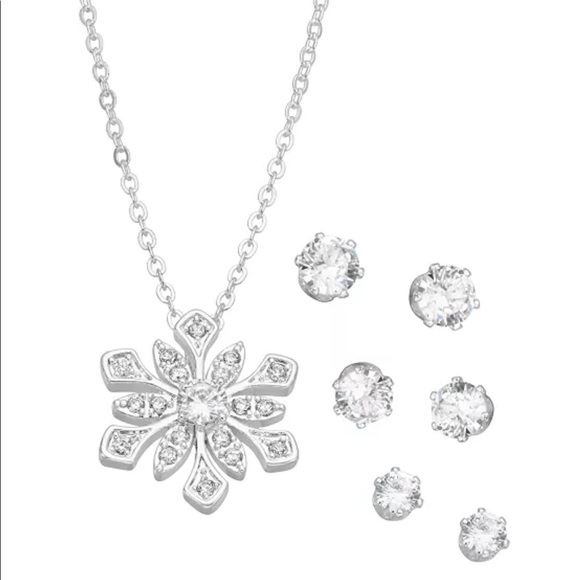 ‼️last call‼️Silver Plated Cubic Zirconia Snowflake Pendant 3Piece Earring Set - Picture 4 of 4